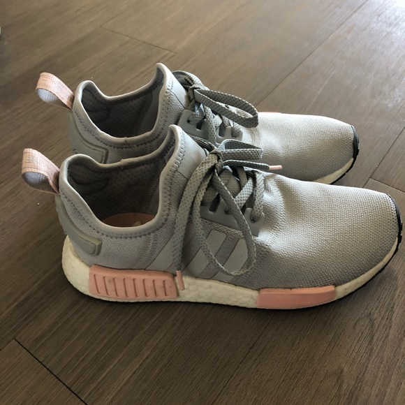 nmd r1 grey pink